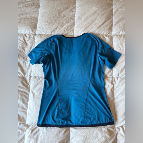 Arc’teryx Short Sleeve Women's Top activewear - Picture 2 of 5